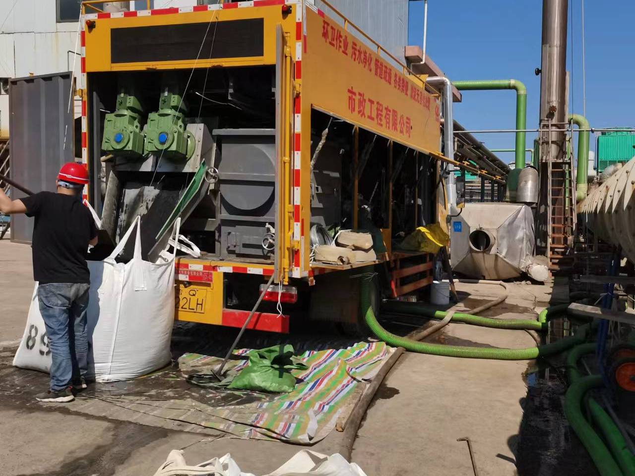 普格淤泥压干处理