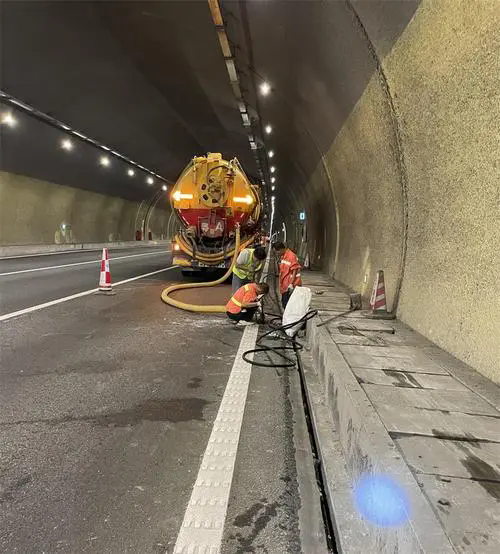 普格隧道排水渠清淤